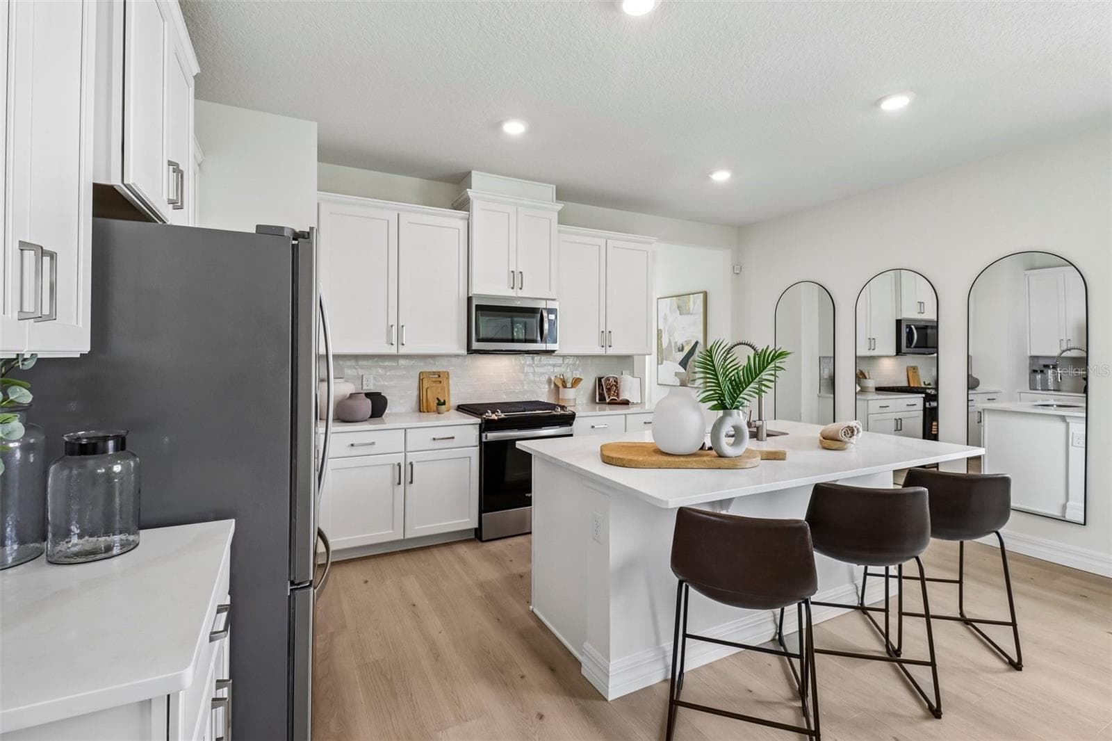Single Family Residence at 3945 KENNEBUNK LOOP, MOUNT DORA, photo 12 of 25