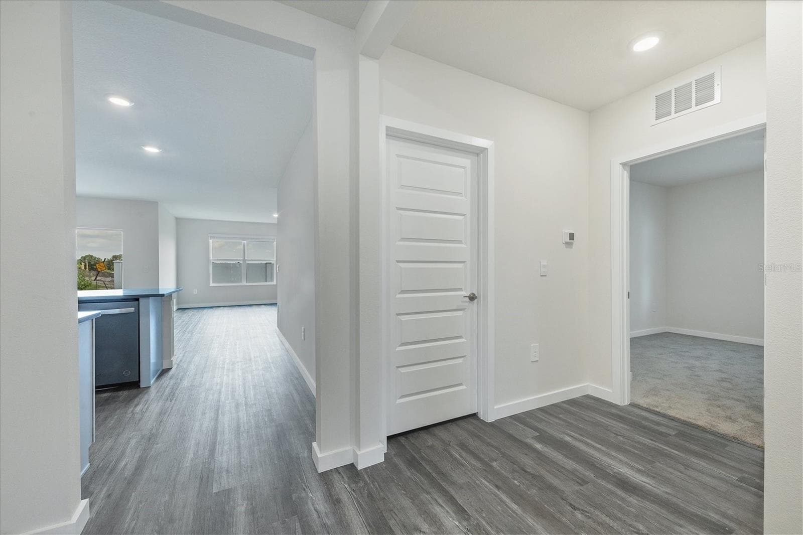 Single Family Residence at 17218 BARNWOOD PL, LAKEWOOD RANCH, photo 5 of 56