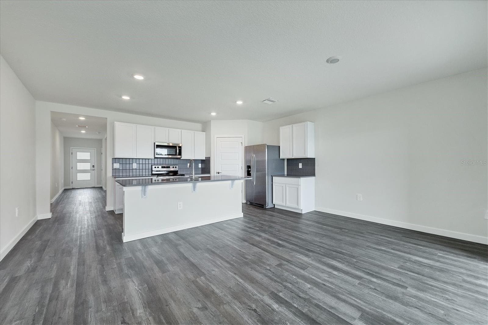 Single Family Residence at 17218 BARNWOOD PL, LAKEWOOD RANCH, photo 11 of 56