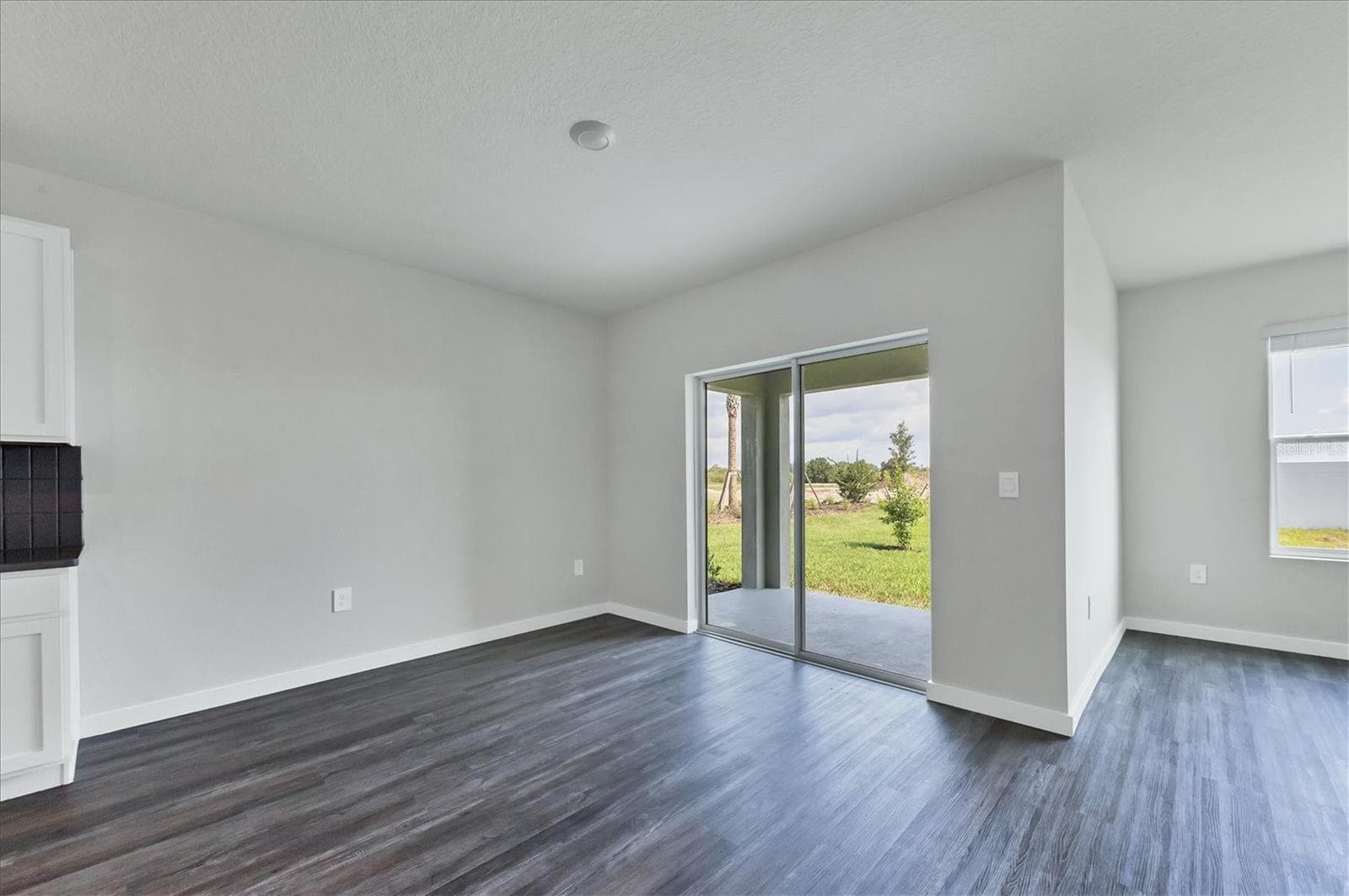 Single Family Residence at 17218 BARNWOOD PL, LAKEWOOD RANCH, photo 12 of 56