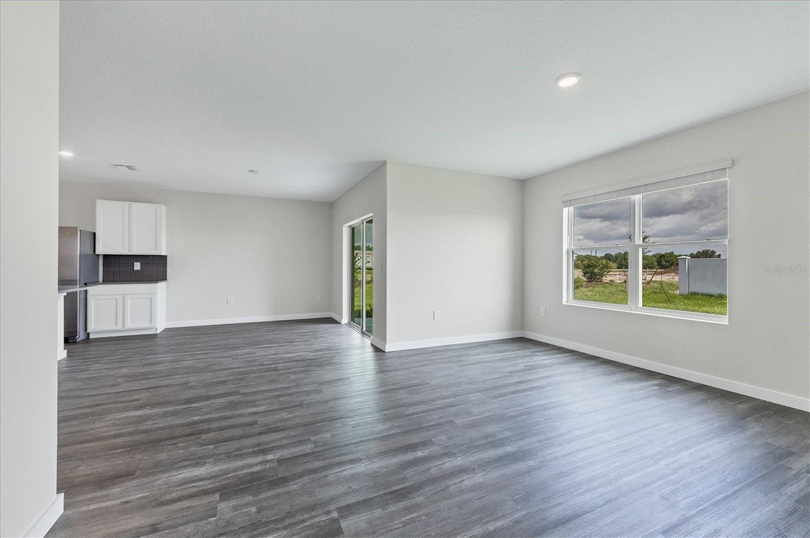 Single Family Residence at 17218 BARNWOOD PL, LAKEWOOD RANCH, photo 14 of 56