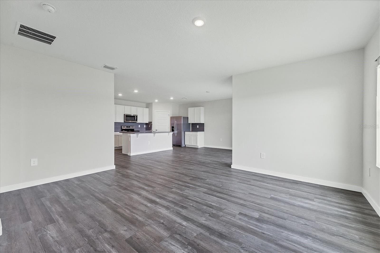 Single Family Residence at 17218 BARNWOOD PL, LAKEWOOD RANCH, photo 15 of 56