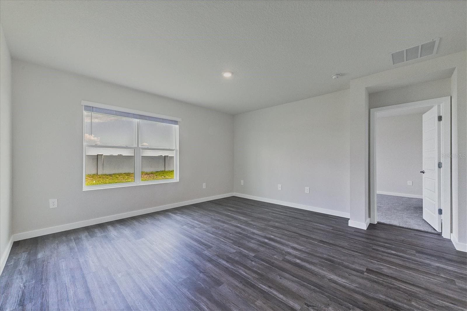 Single Family Residence at 17218 BARNWOOD PL, LAKEWOOD RANCH, photo 16 of 56