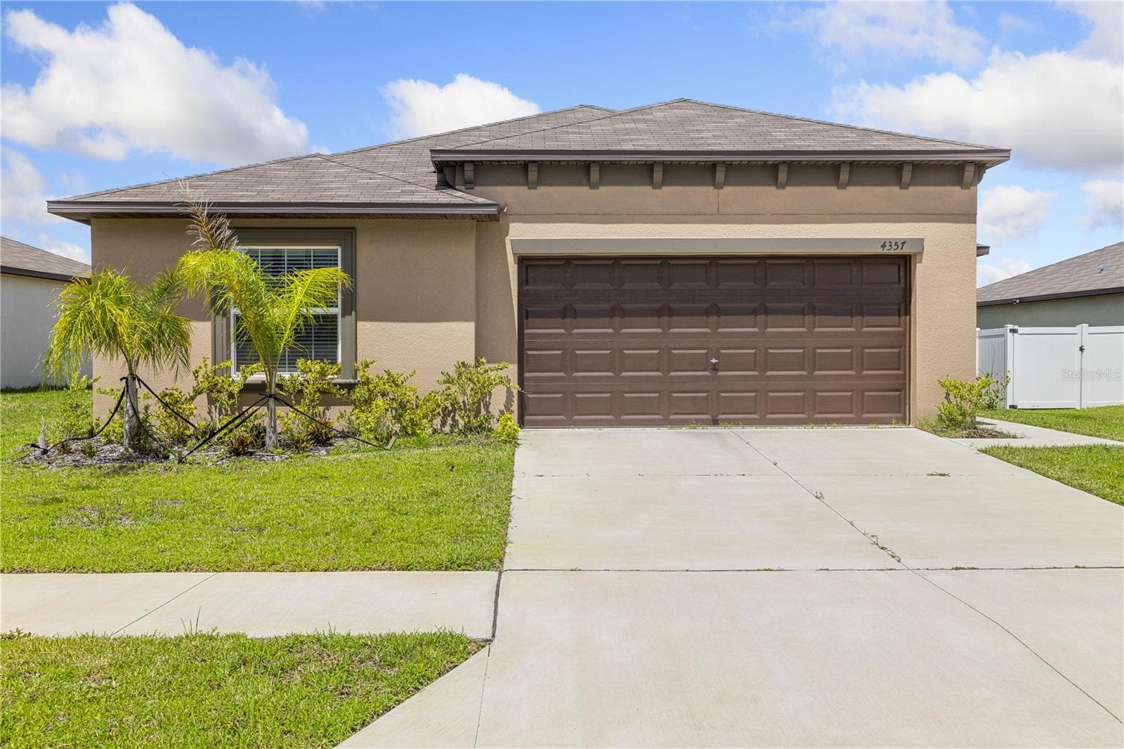 Single Family Residence at 4357 FABULOUS FINCH LN, BARTOW, photo 3 of 58