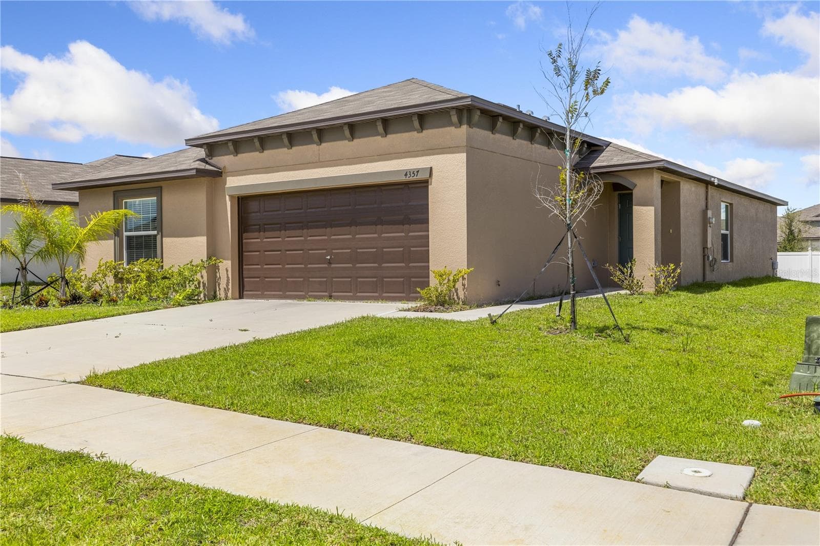 Single Family Residence at 4357 FABULOUS FINCH LN, BARTOW, photo 4 of 58