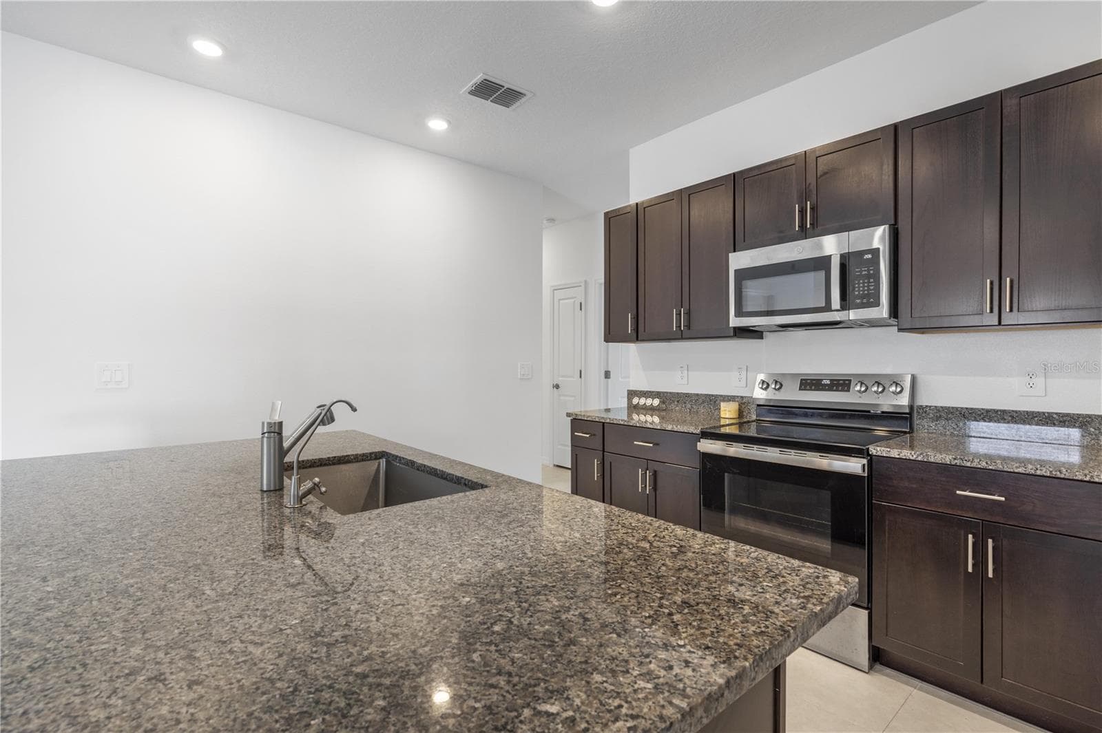 Single Family Residence at 4357 FABULOUS FINCH LN, BARTOW, photo 18 of 58