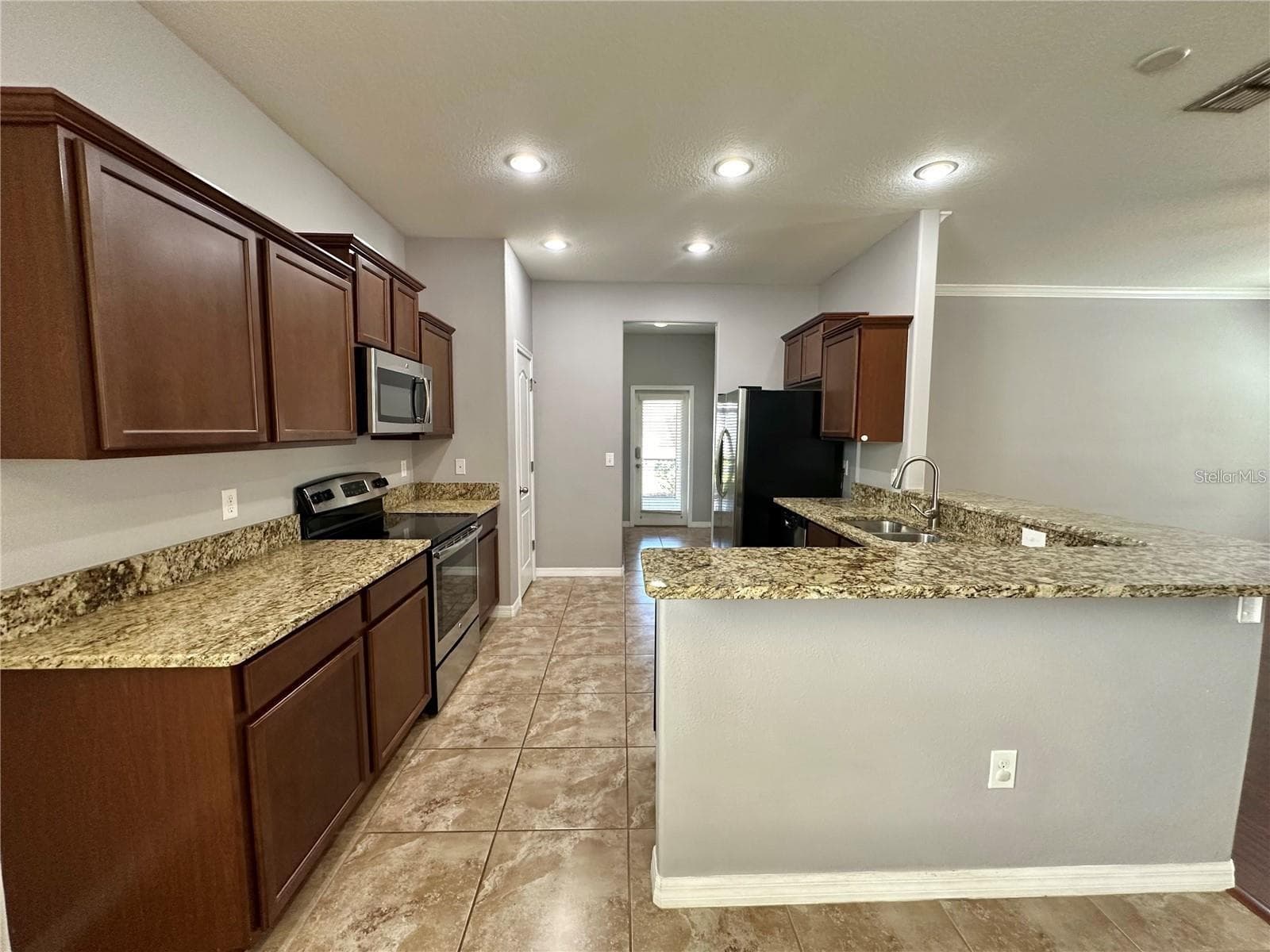Single Family Residence at 1607 ACADIA HARBOR PL, BRANDON, photo 12 of 35
