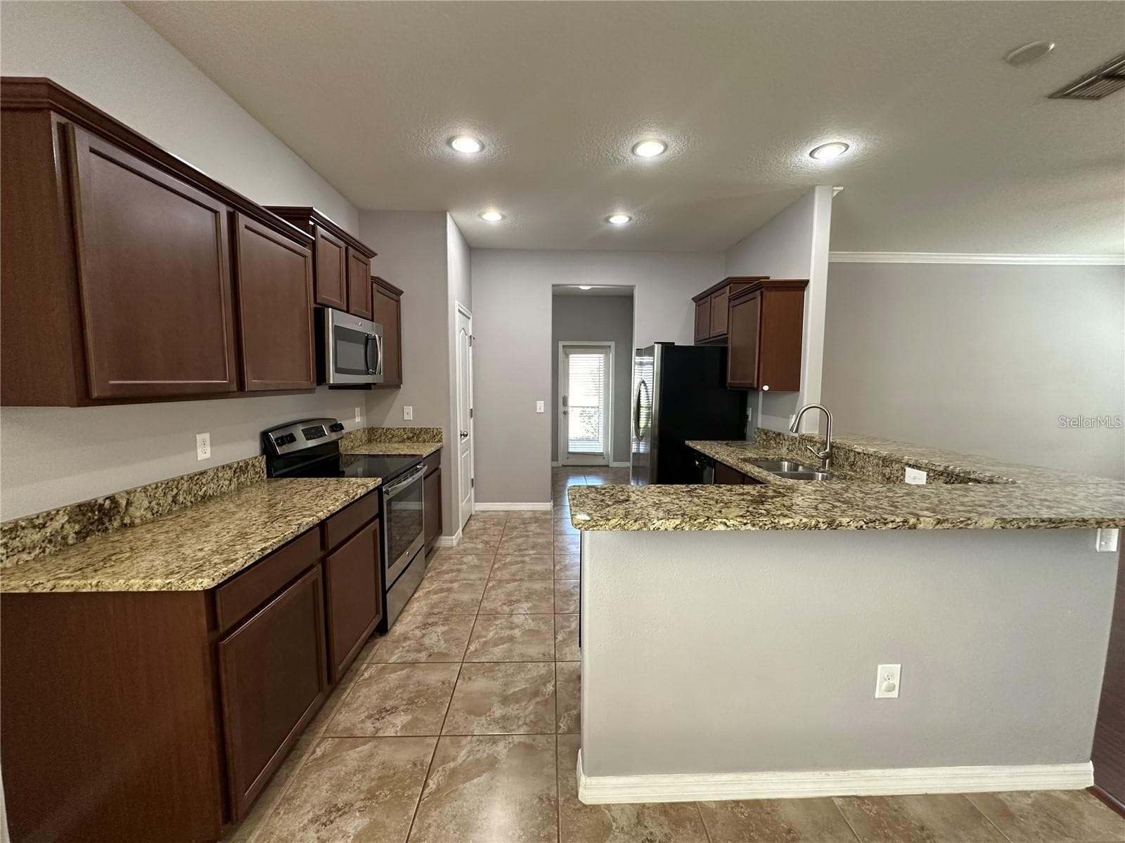 Single Family Residence at 1607 ACADIA HARBOR PL, BRANDON, photo 15 of 35