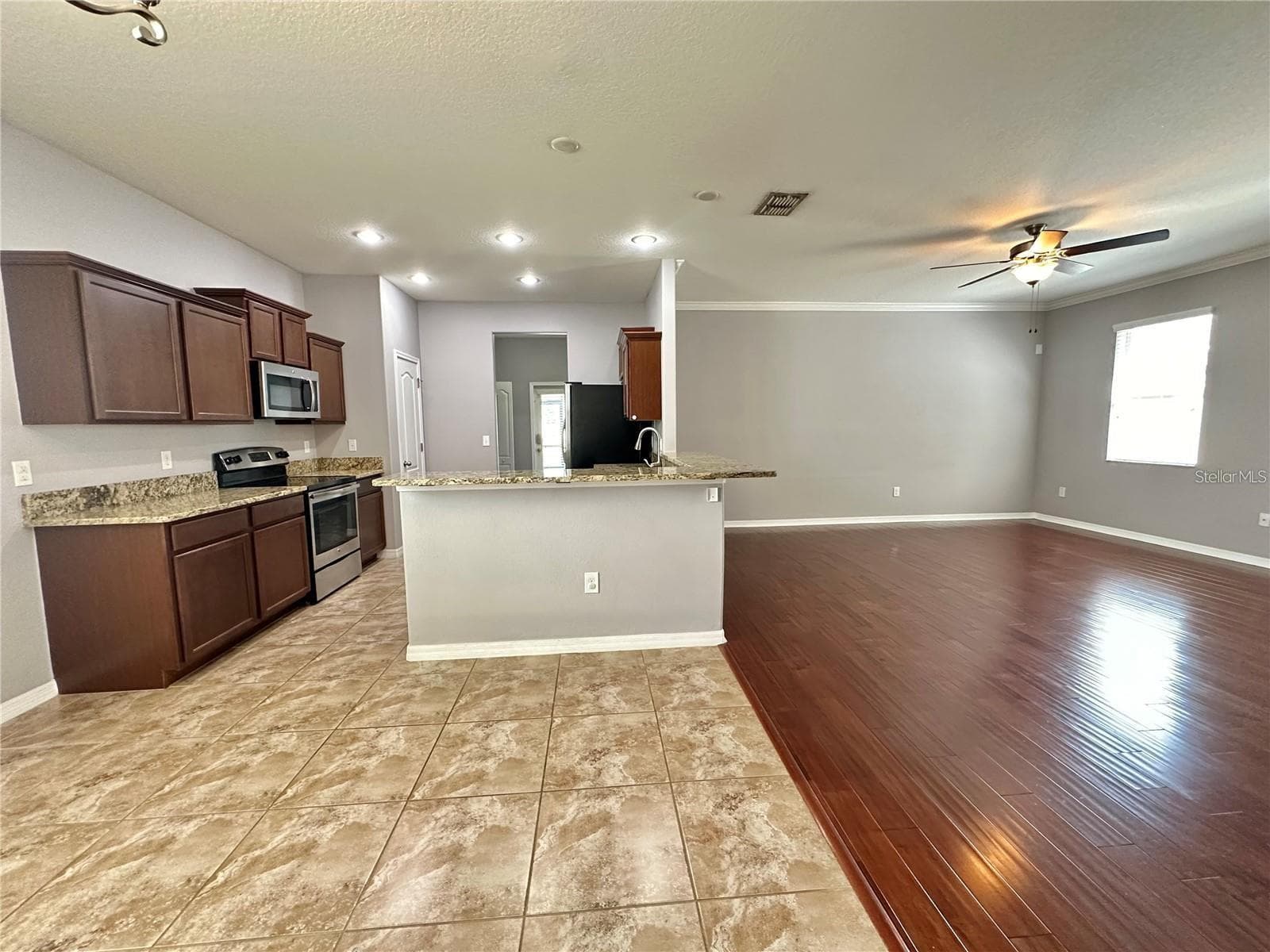 Single Family Residence at 1607 ACADIA HARBOR PL, BRANDON, photo 16 of 35