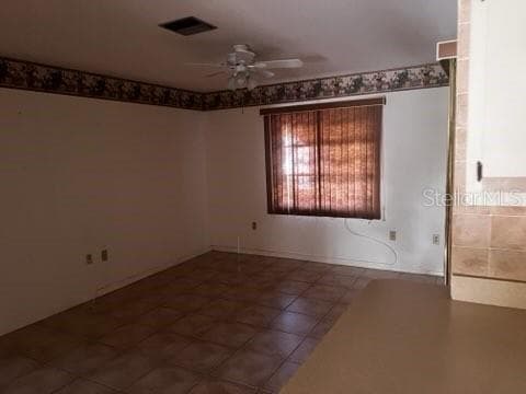 Single Family Residence at 7506 SPINNAKER BLVD, ENGLEWOOD, photo 4 of 17