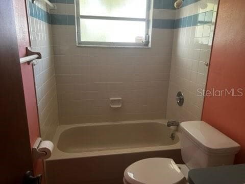 Single Family Residence at 7506 SPINNAKER BLVD, ENGLEWOOD, photo 8 of 17