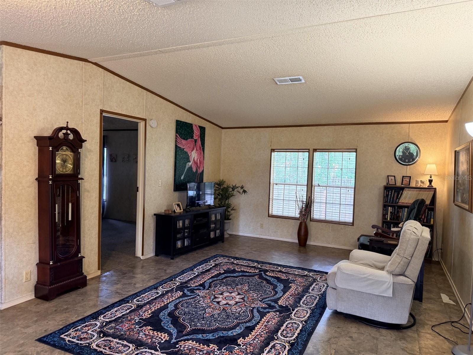 Manufactured Home at 230 E RODGERS BLVD, CHIEFLAND, photo 2 of 20