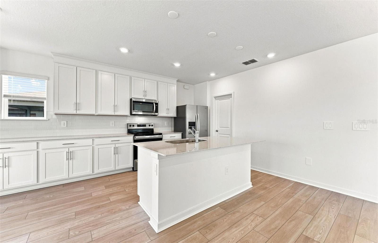 Abundance of Storage and Counter Space - 1436 HAMILTON WAY, LAKE ALFRED