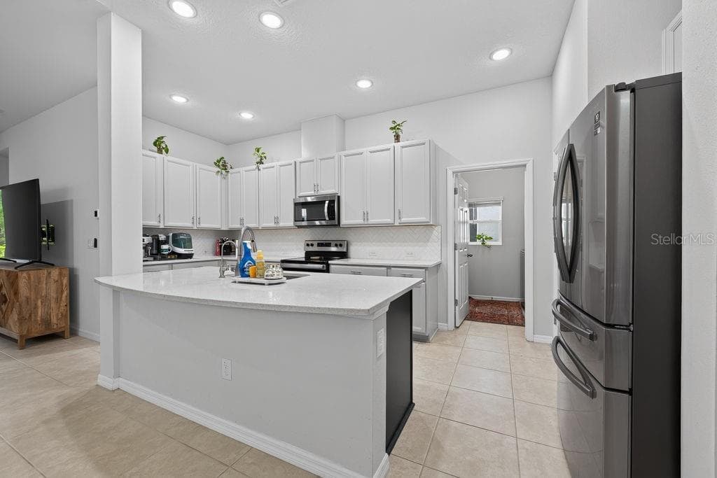 Single Family Residence at 28583 COZY CREEK DR, WESLEY CHAPEL, photo 11 of 66