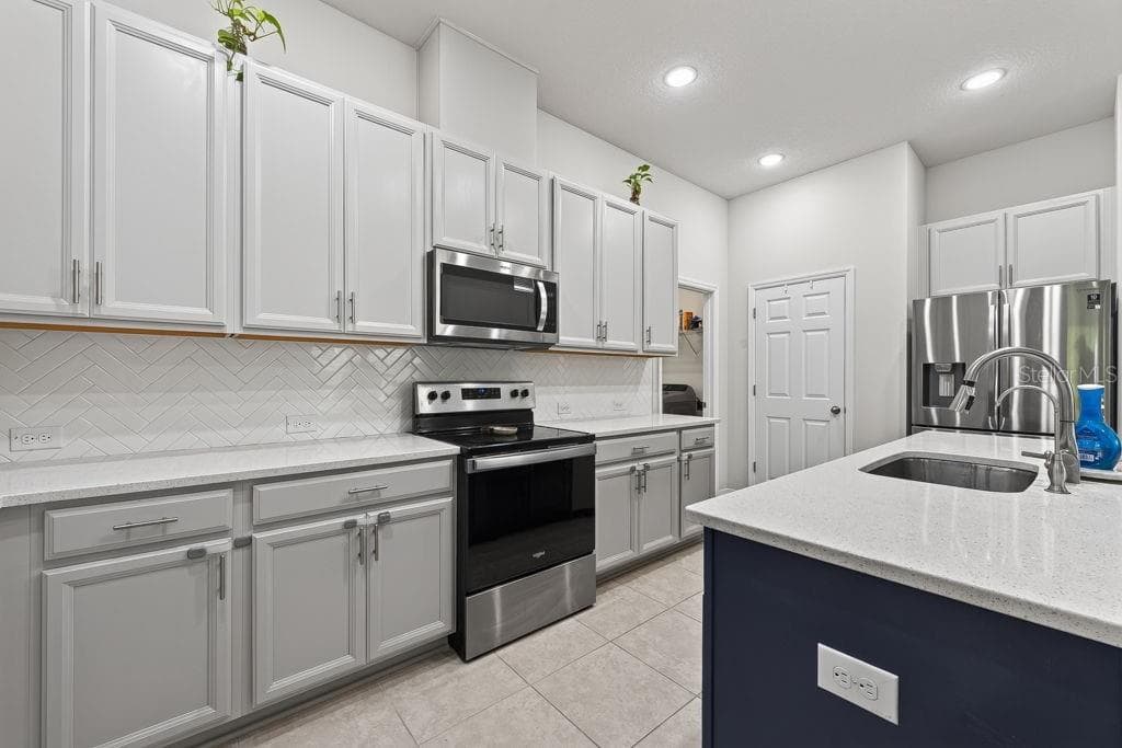 Single Family Residence at 28583 COZY CREEK DR, WESLEY CHAPEL, photo 14 of 66
