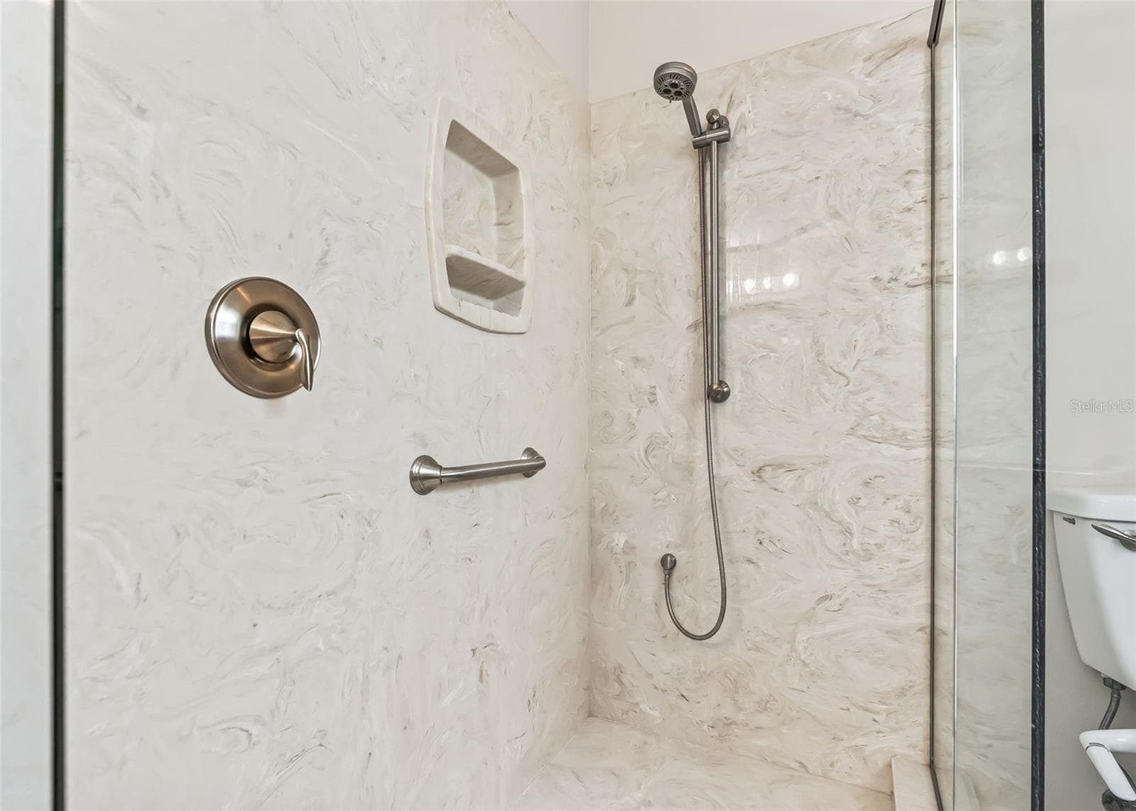 Primary step in shower - 1506 AQUINO LN, THE VILLAGES