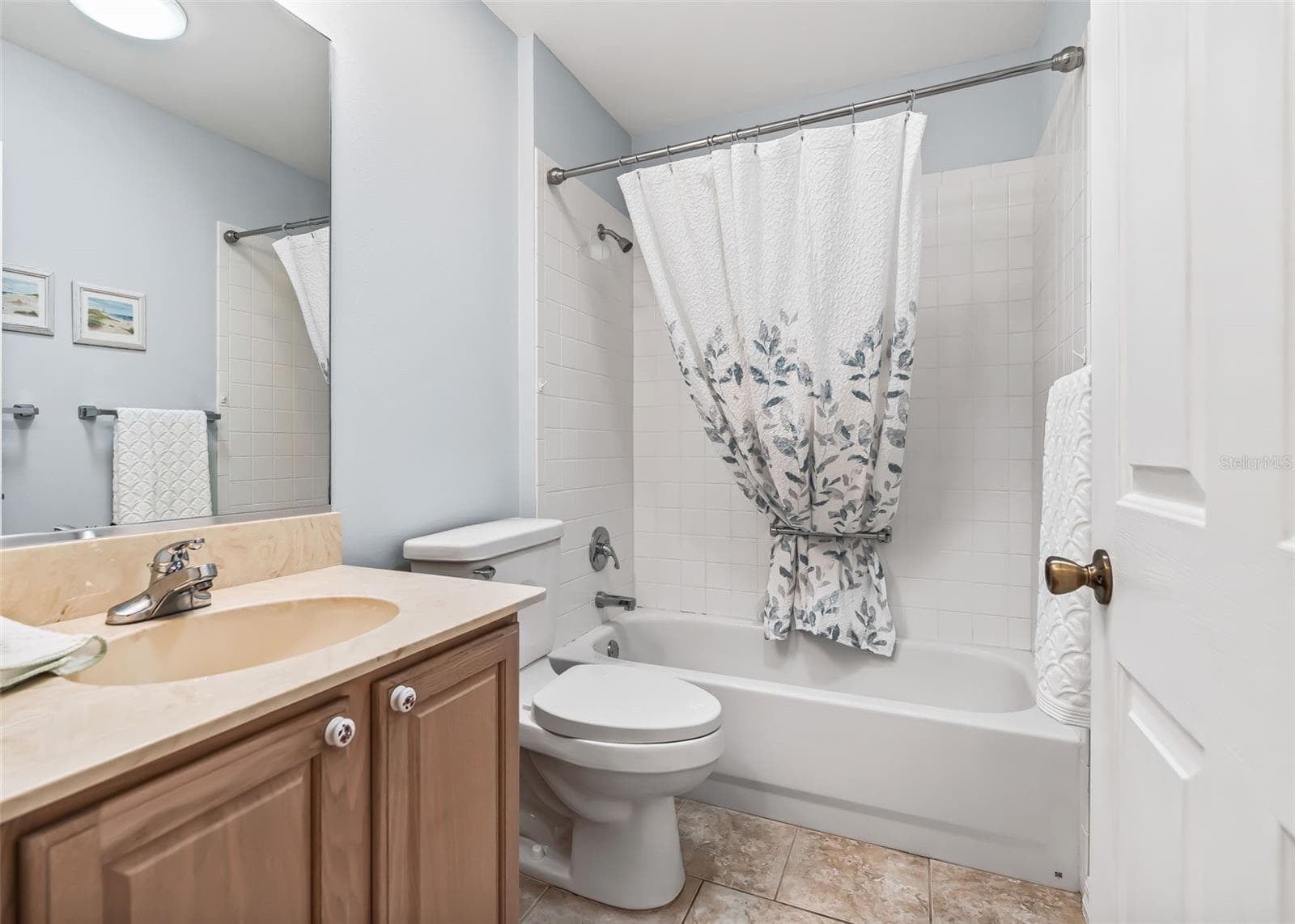 Guest Bath - 1506 AQUINO LN, THE VILLAGES