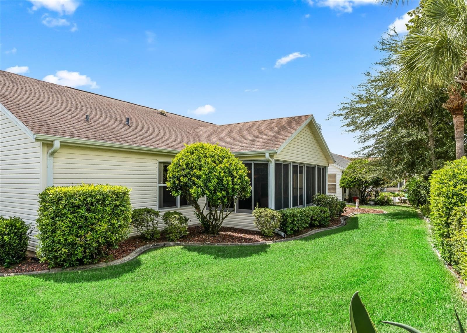 Back of Property - 1506 AQUINO LN, THE VILLAGES