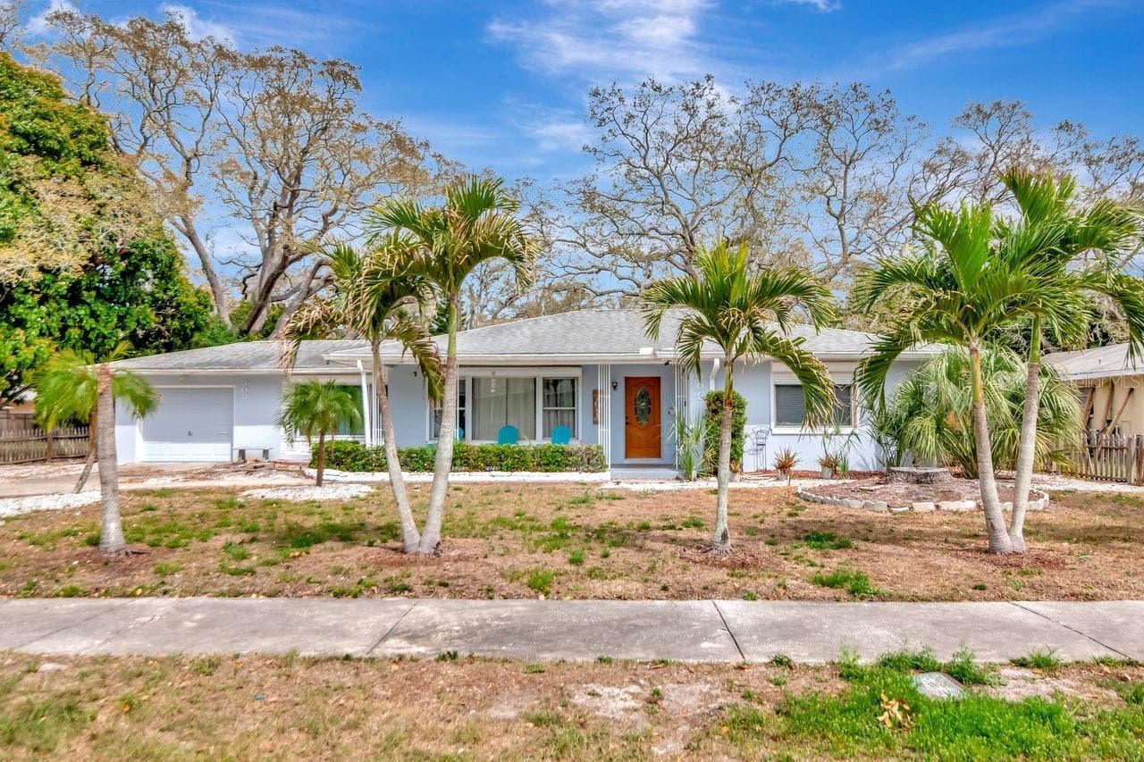 305 BAKER AVE