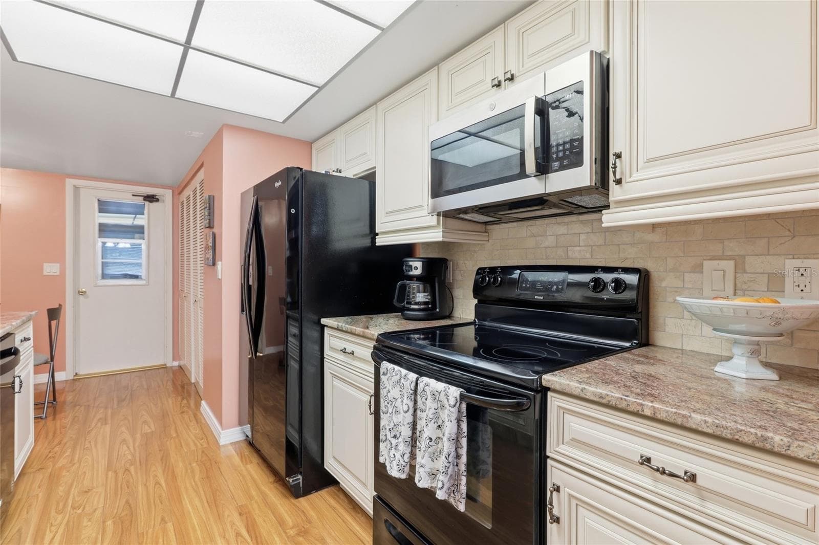 Villa at 3191 GLEN ELYN BLVD #4, SARASOTA, photo 8 of 25