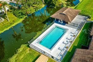 Community Pool - 3191 GLEN ELYN BLVD #4, SARASOTA