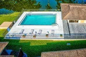 Community Pool in Glen Elyn - 3191 GLEN ELYN BLVD #4, SARASOTA