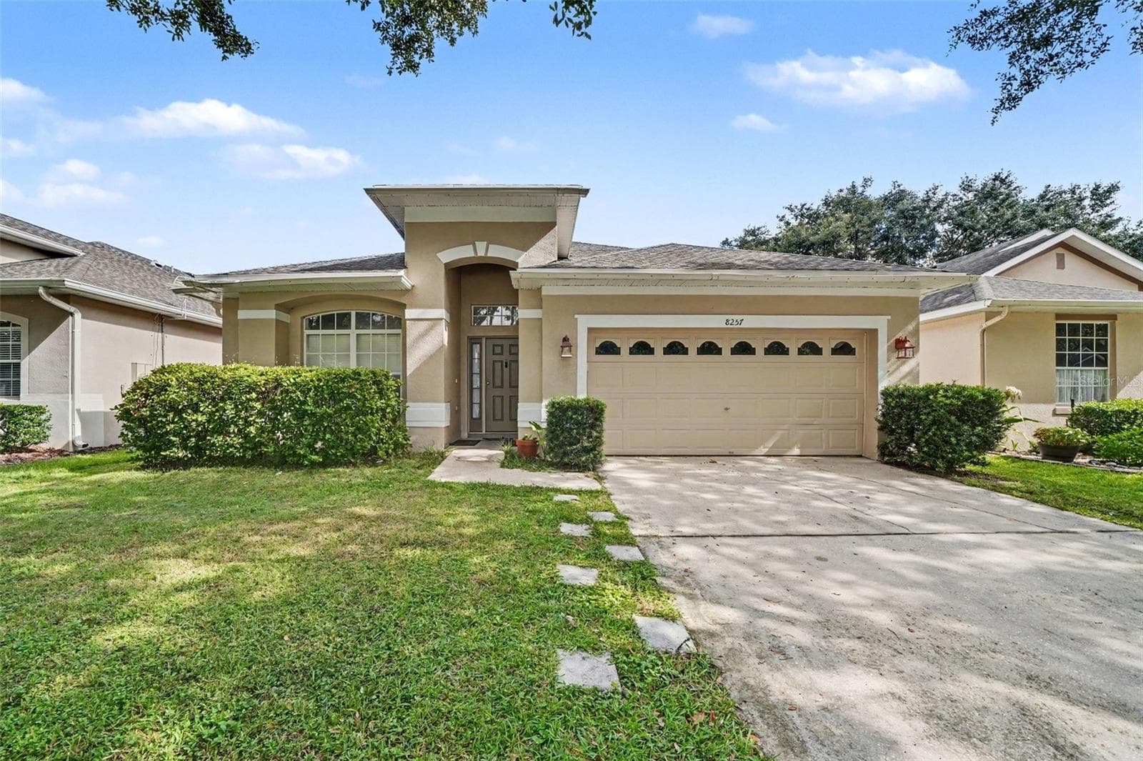 Single Family Residence at 8257 BAYWOOD VISTA DR, ORLANDO, photo 2 of 33