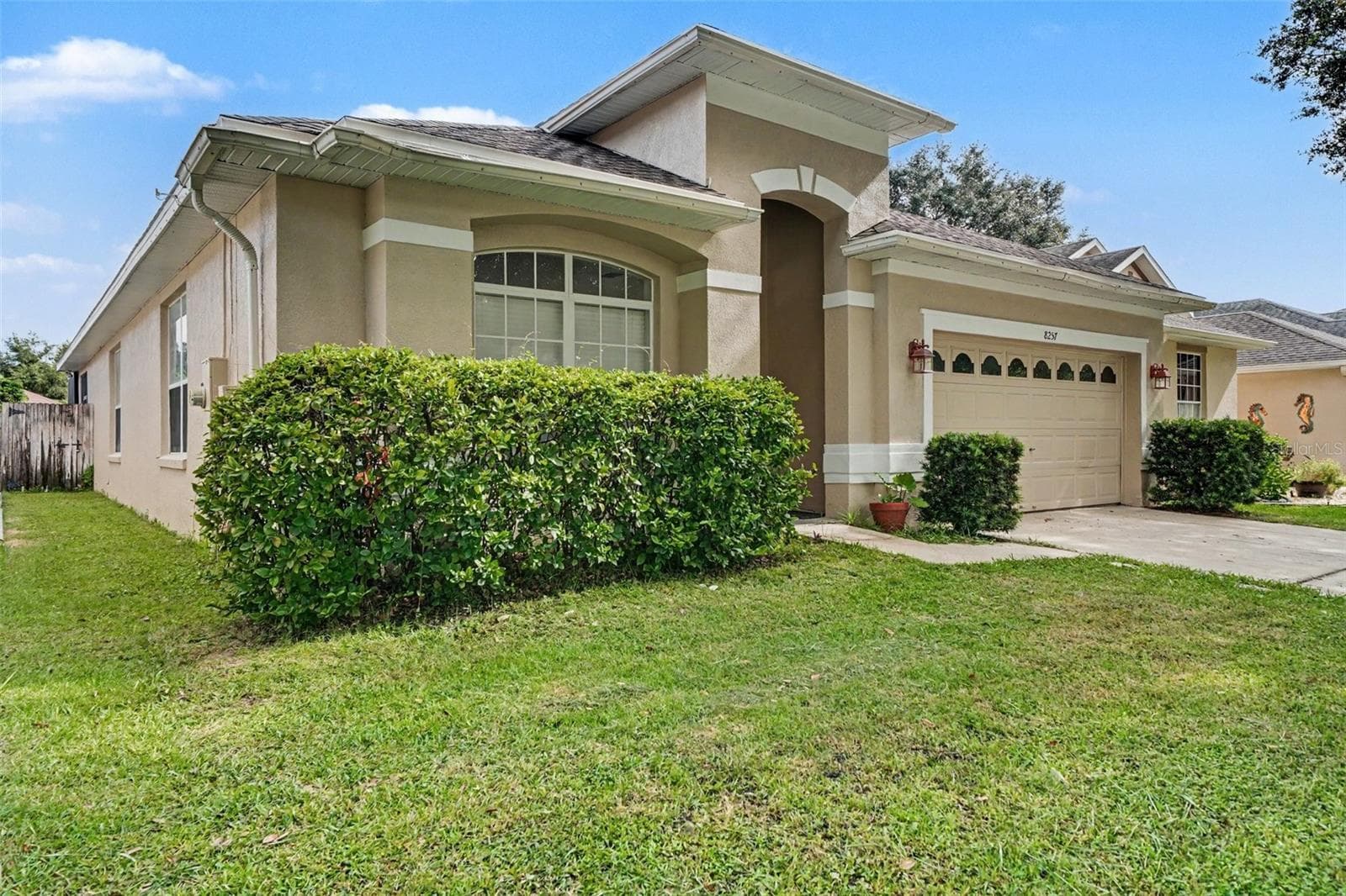 Single Family Residence at 8257 BAYWOOD VISTA DR, ORLANDO, photo 3 of 33