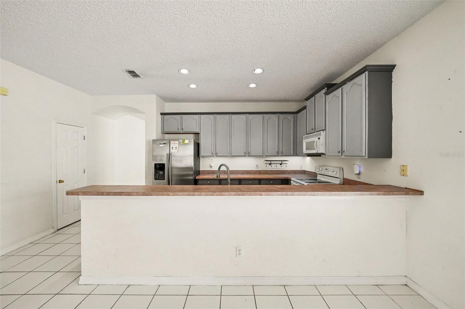 Single Family Residence at 8257 BAYWOOD VISTA DR, ORLANDO, photo 15 of 33