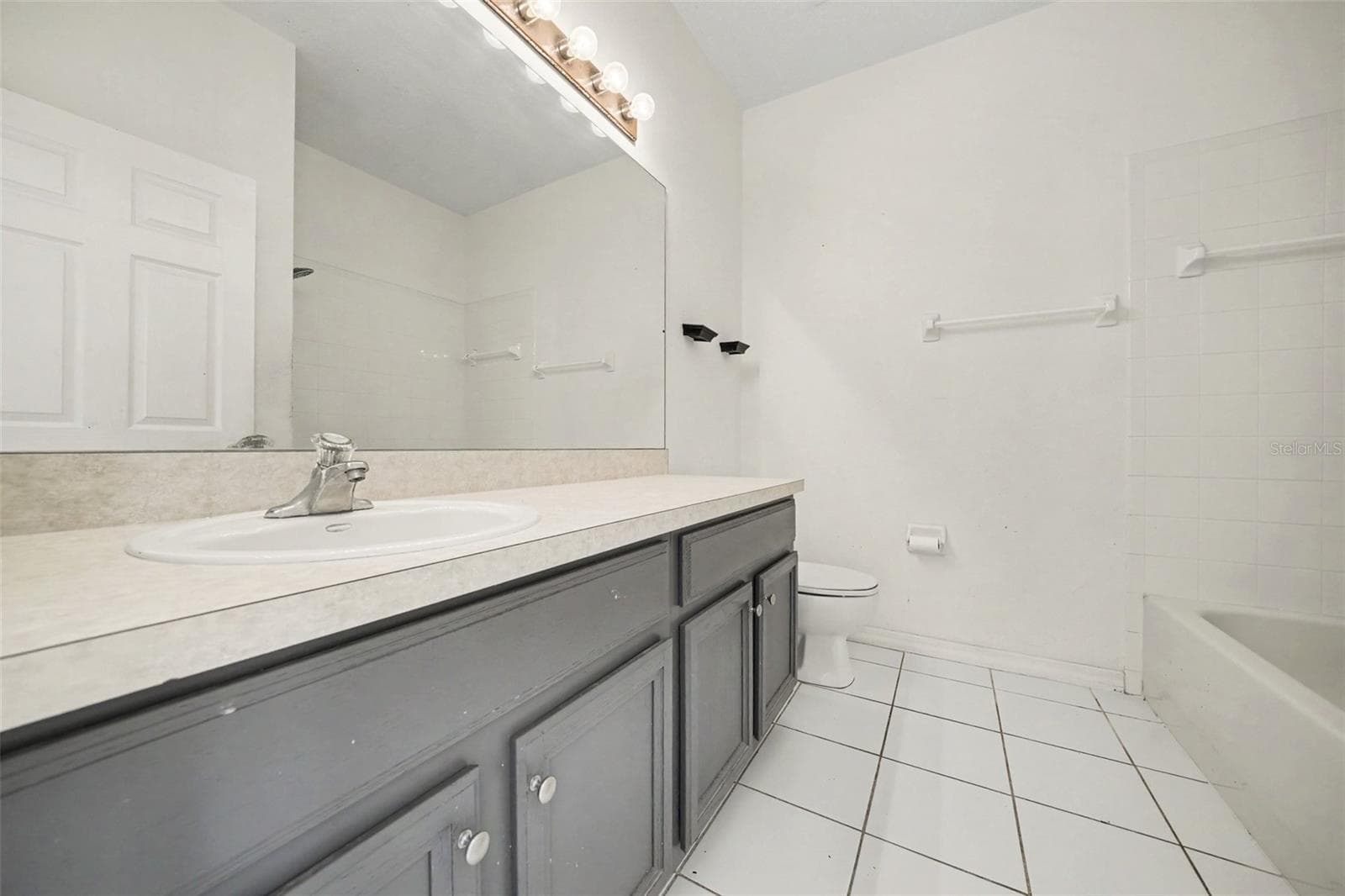Single Family Residence at 8257 BAYWOOD VISTA DR, ORLANDO, photo 27 of 33