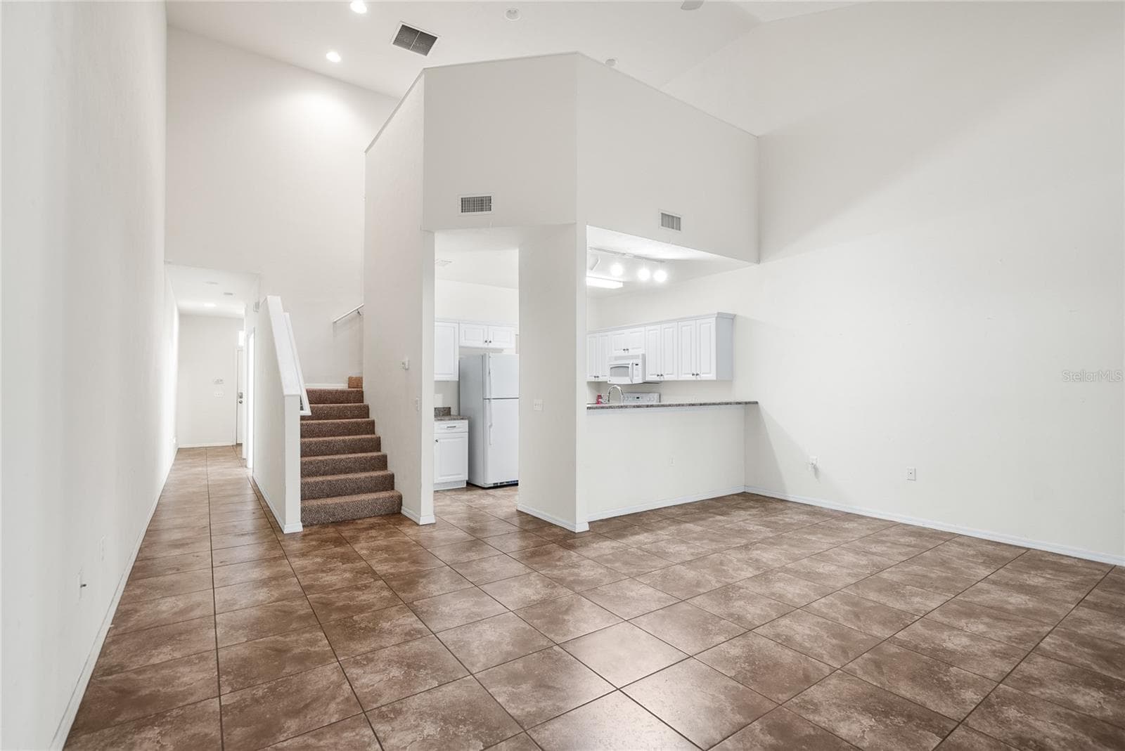 Condominium at 1571 NW 29TH RD #3, GAINESVILLE, photo 4 of 25