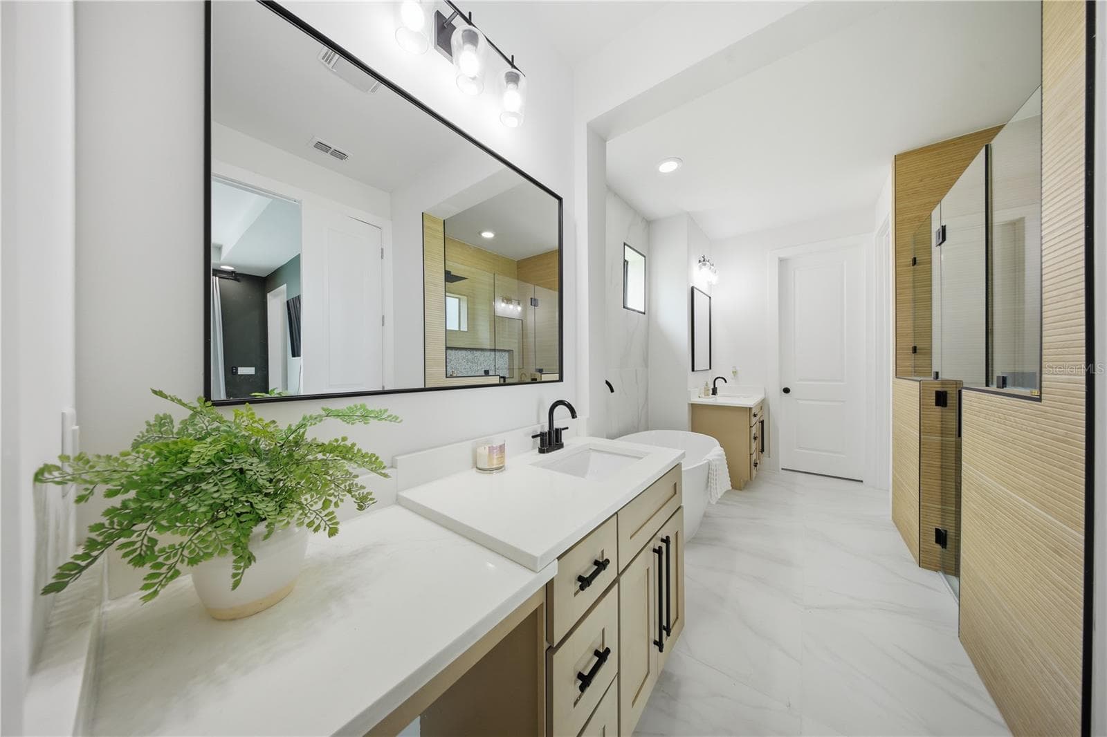 Single Family Residence at 16930 WINTER RD, MONTVERDE, photo 20 of 68