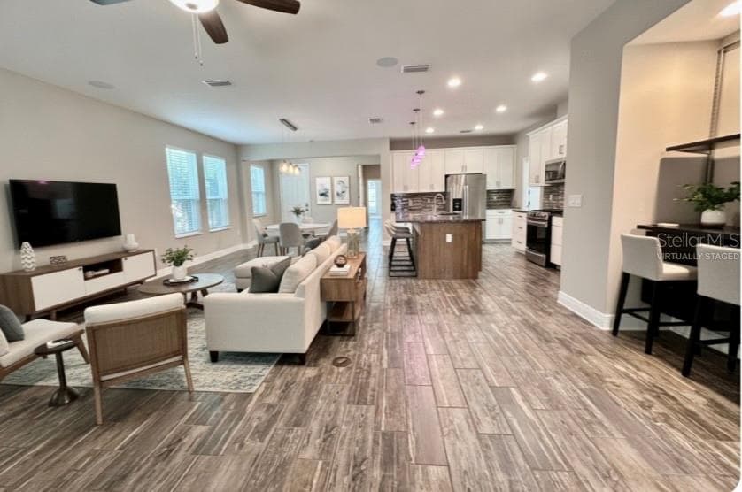 Virtually staged - 1557 AMBER LEAF CIR, OCOEE