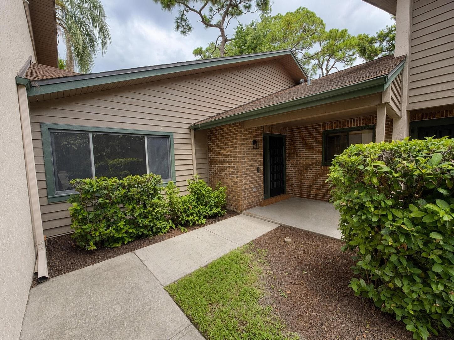 971 SUNRIDGE DR #110
