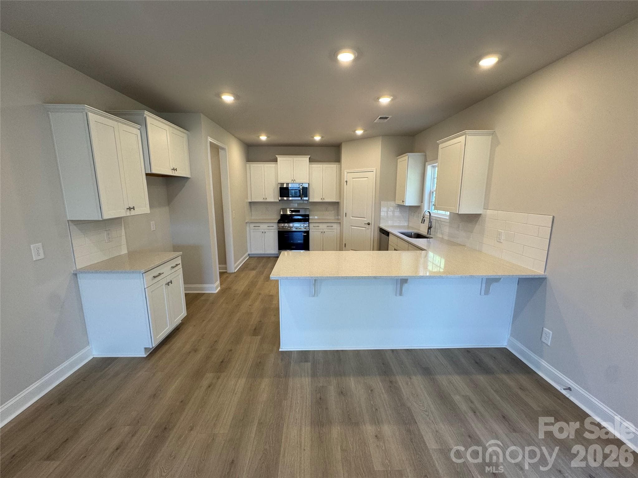 Single Family Residence at 1546 Autumn Lane, York, photo 8 of 38