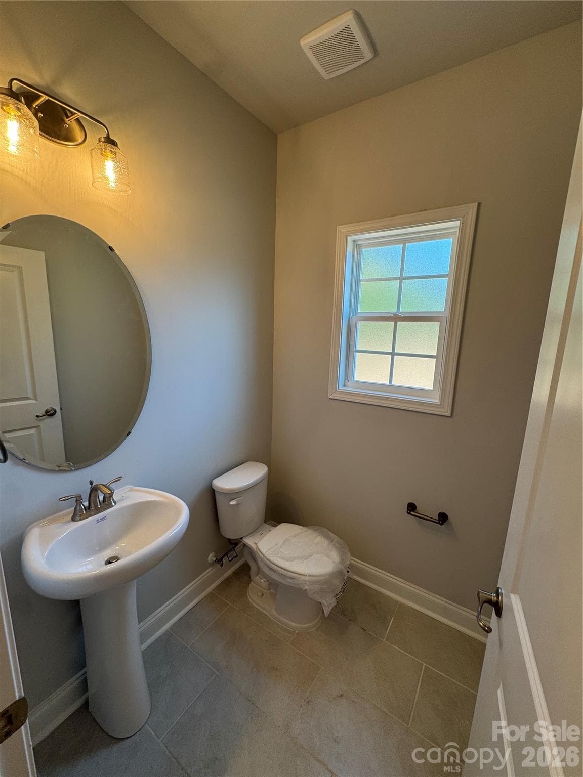 Single Family Residence at 1570 Autumn Lane, York, photo 20 of 70