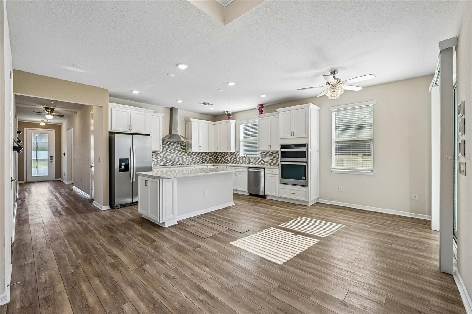 Single Family Residence at 4613 DOVER BLUFF CT, VALRICO, photo 7 of 27