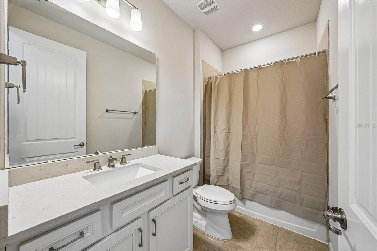 Single Family Residence at 4613 DOVER BLUFF CT, VALRICO, photo 14 of 27