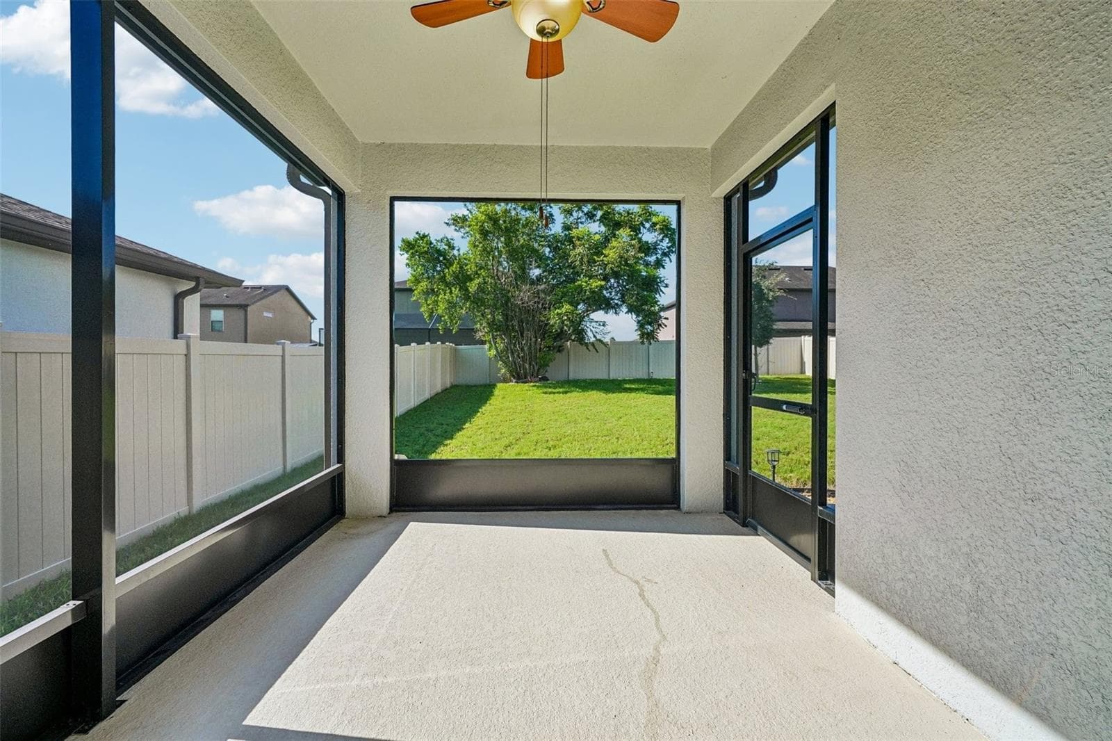 Single Family Residence at 4613 DOVER BLUFF CT, VALRICO, photo 22 of 27