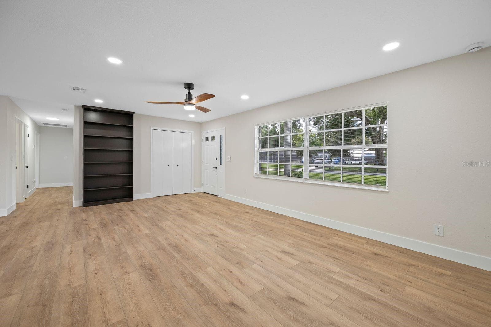 Single Family Residence at 11836 ORANGE ST, SAN ANTONIO, photo 8 of 42