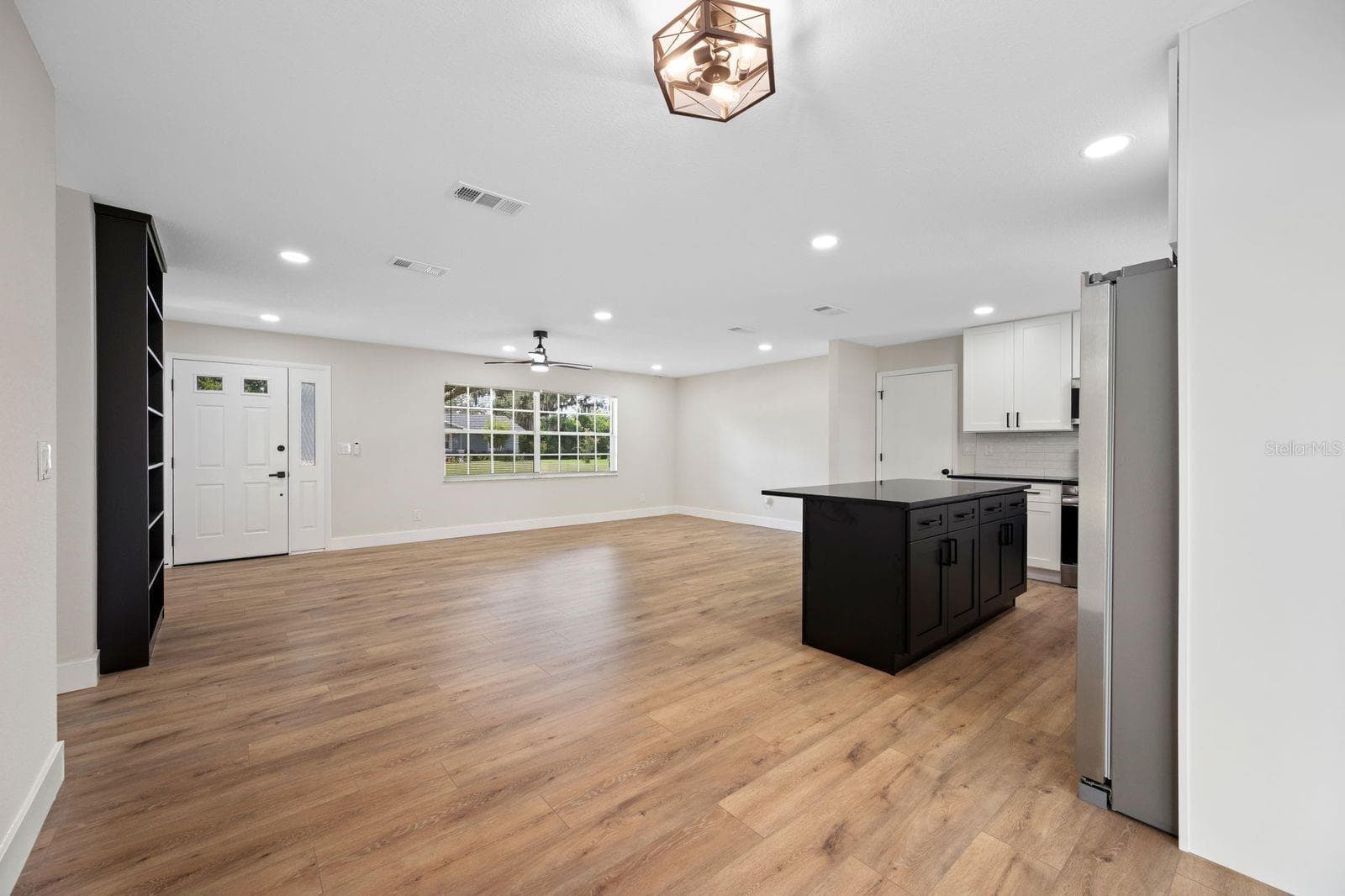 Single Family Residence at 11836 ORANGE ST, SAN ANTONIO, photo 13 of 42