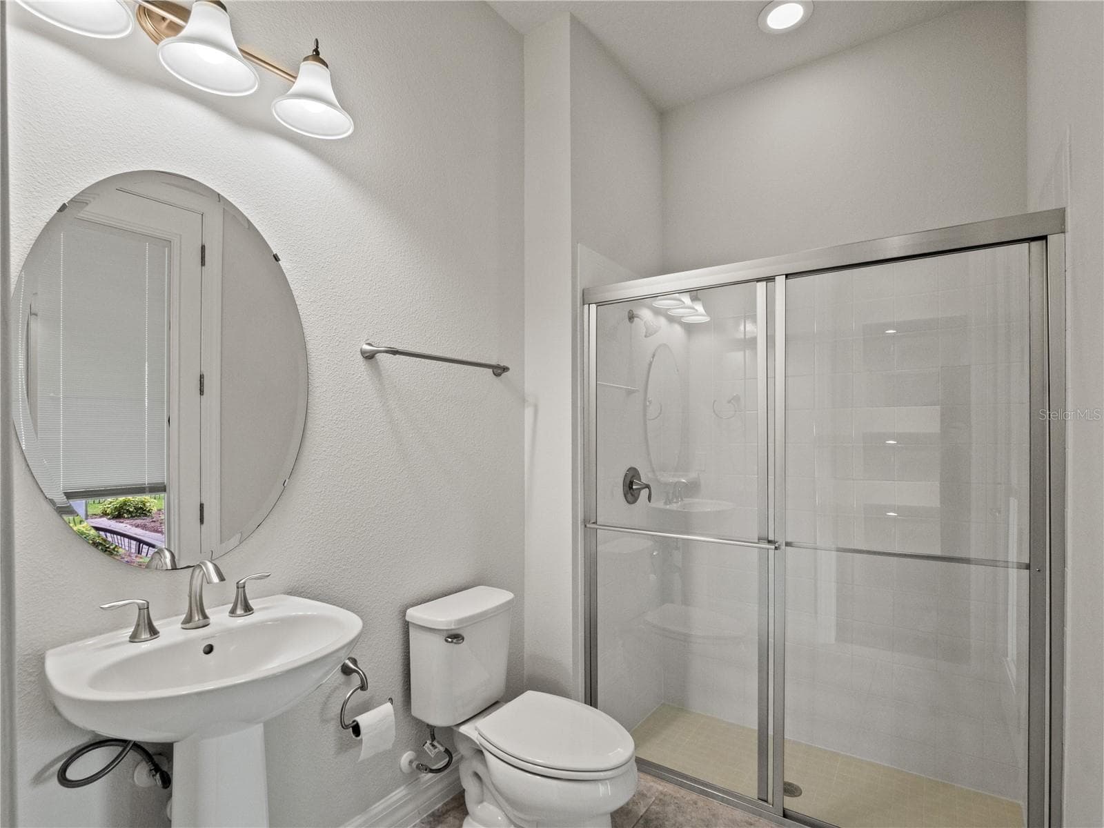 Full Bath with Lanai Access - 11244 LEMON LK, ORLANDO