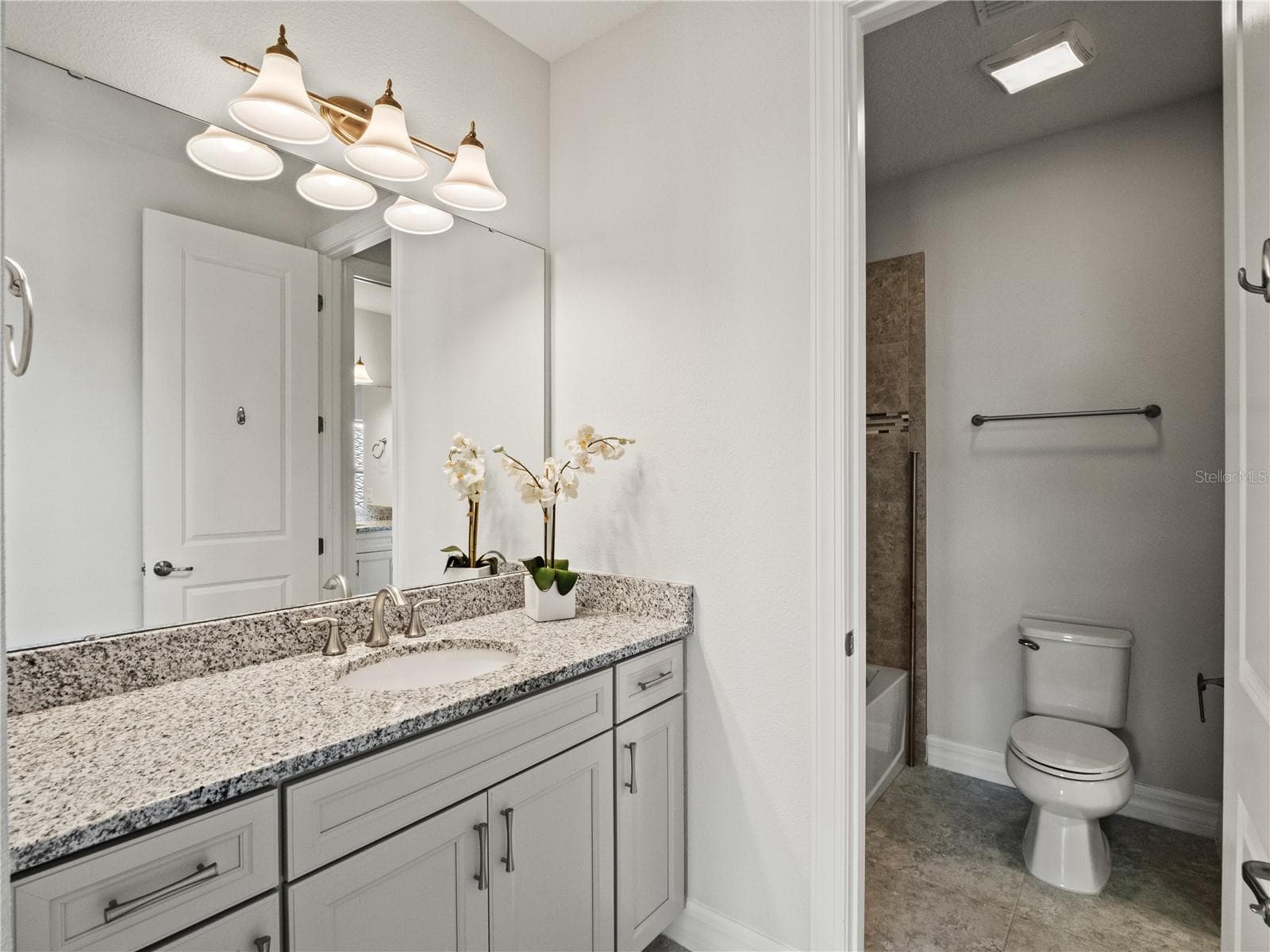 Jack & Jill Bathroom - 11244 LEMON LK, ORLANDO