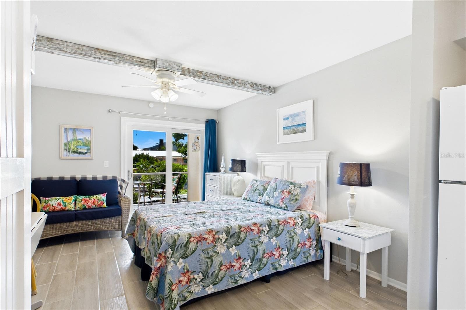 THE ISLAND ROOM Bright, updated interiors create an inviting atmosphere while offering a turnkey opportunity for the property’s next owner. - 3226 STRINGFELLOW RD, ST JAMES CITY