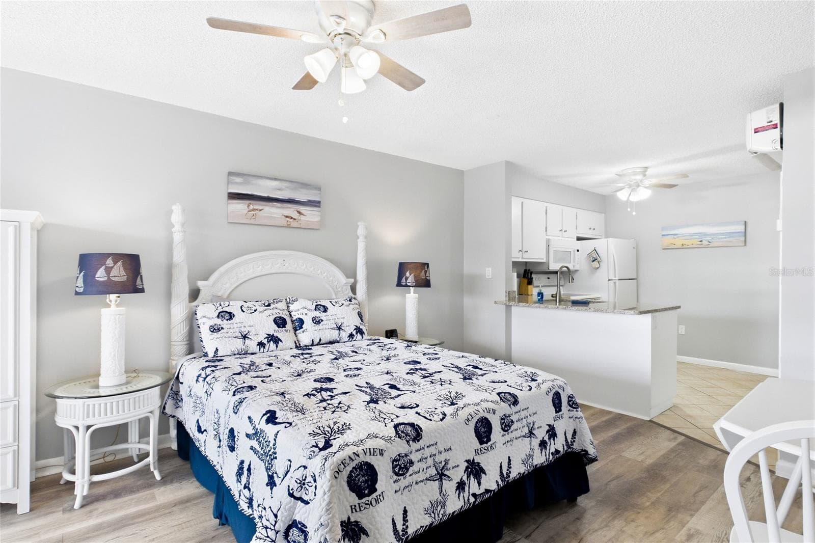 THE BEACH ROOM Comfortable and beautifully updated studio designed for easy island living, complete with kitchen, private bath, and bright, inviting interiors. - 3226 STRINGFELLOW RD, ST JAMES CITY