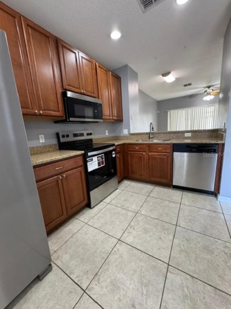 Kitchen 42 in cabinets - 8542 BRUSHLEAF WAY, TAMPA