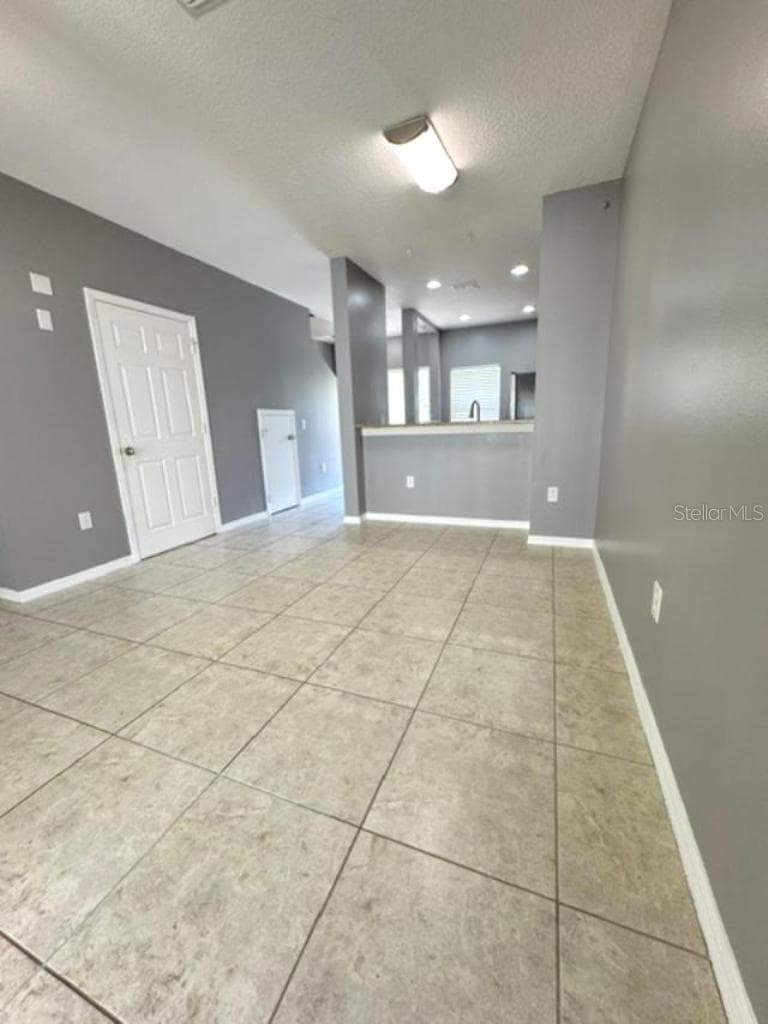 Looking from lanai towards kitchen - 8542 BRUSHLEAF WAY, TAMPA