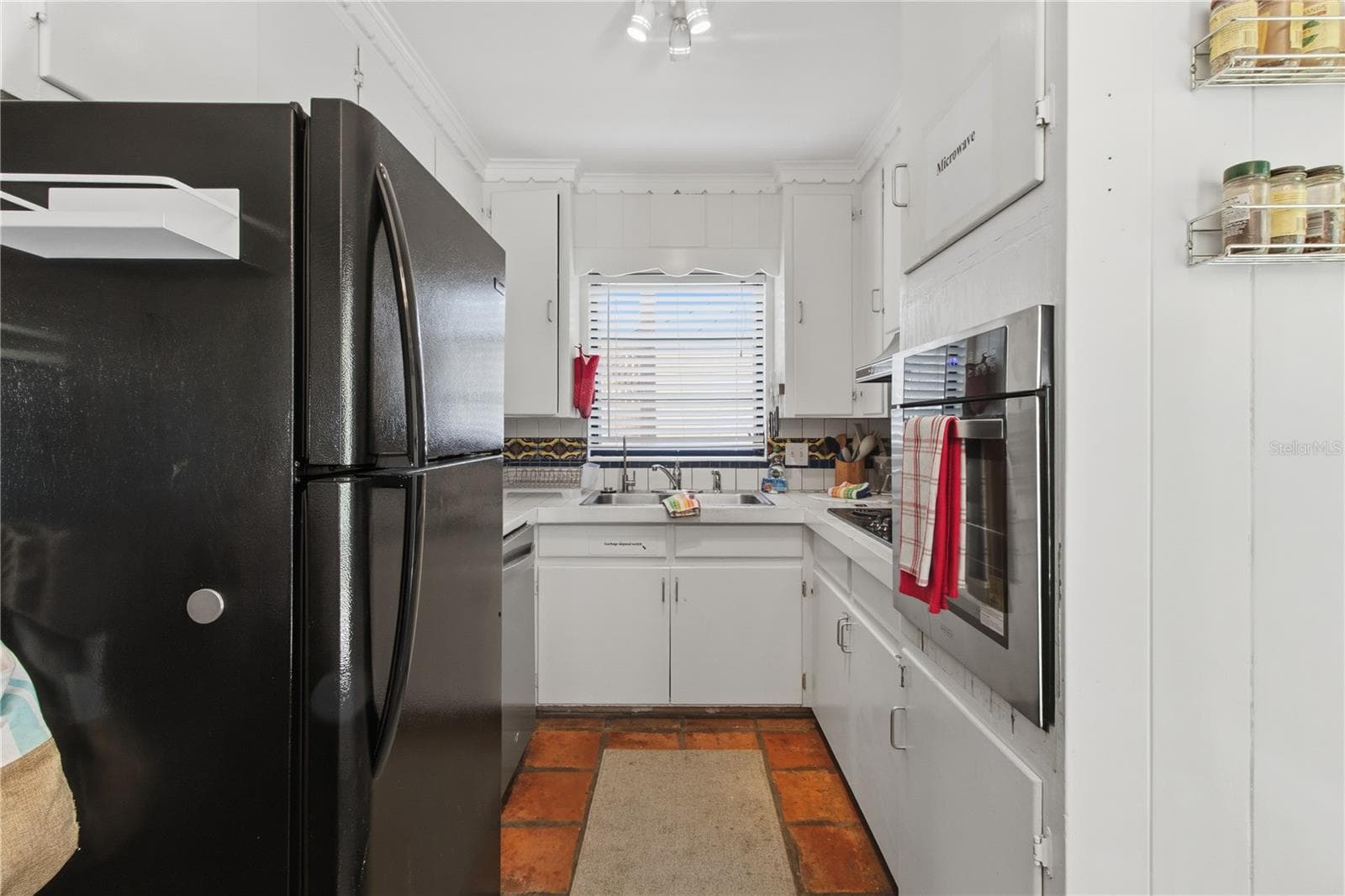 Single Family Residence at 311 59TH ST, HOLMES BEACH, photo 10 of 21