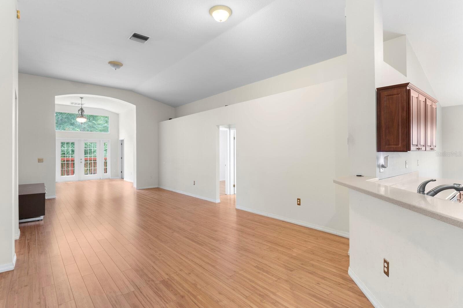 Single Family Residence at 10420 SPRINGROSE DR, TAMPA, photo 3 of 30