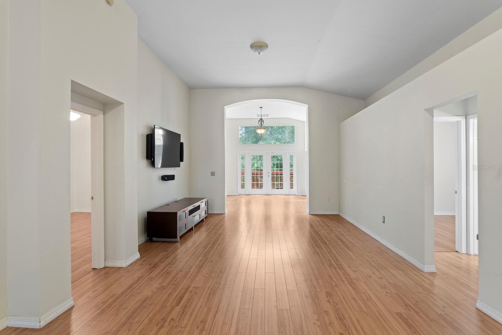 Single Family Residence at 10420 SPRINGROSE DR, TAMPA, photo 11 of 30